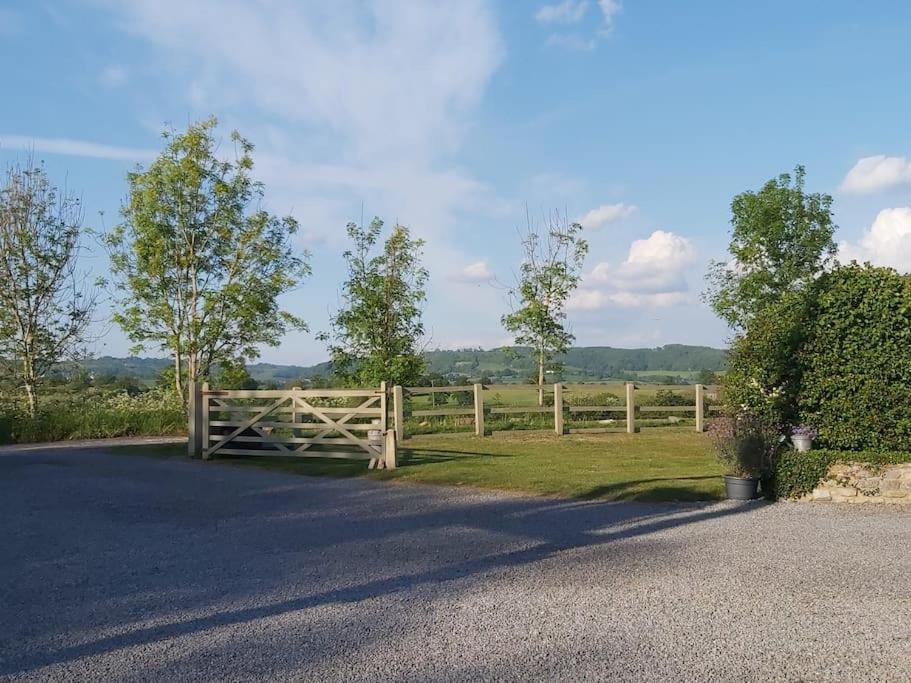 فيلا Relaxing Retreat On The Edge Of The Cotswolds Kingswood  المظهر الخارجي الصورة