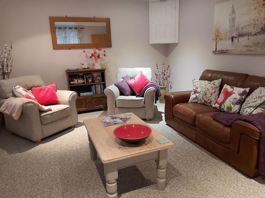 فيلا Relaxing Retreat On The Edge Of The Cotswolds Kingswood  المظهر الخارجي الصورة